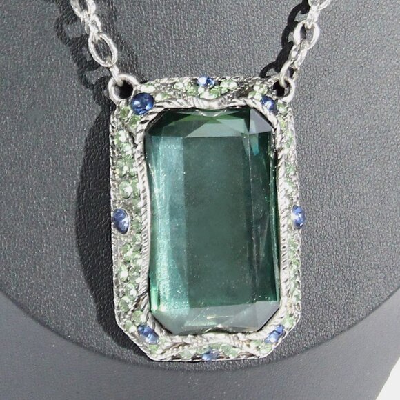 NWT Chico's Silver Tone Necklace with a Large Green Rhinestone - Picture 2 of 8